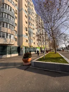 Soseaua Berceni - 3 Camere - 2 Balcoane - 280 m METROU - Decomandat - foto 2