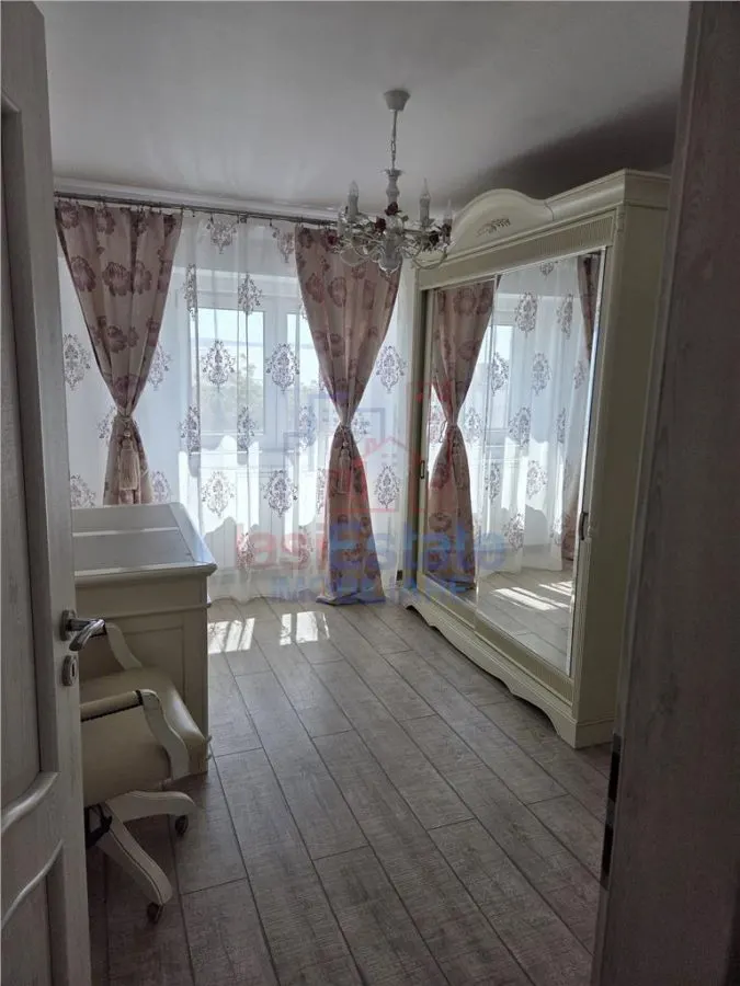Apartament 3 camere Nicolina - foto 3