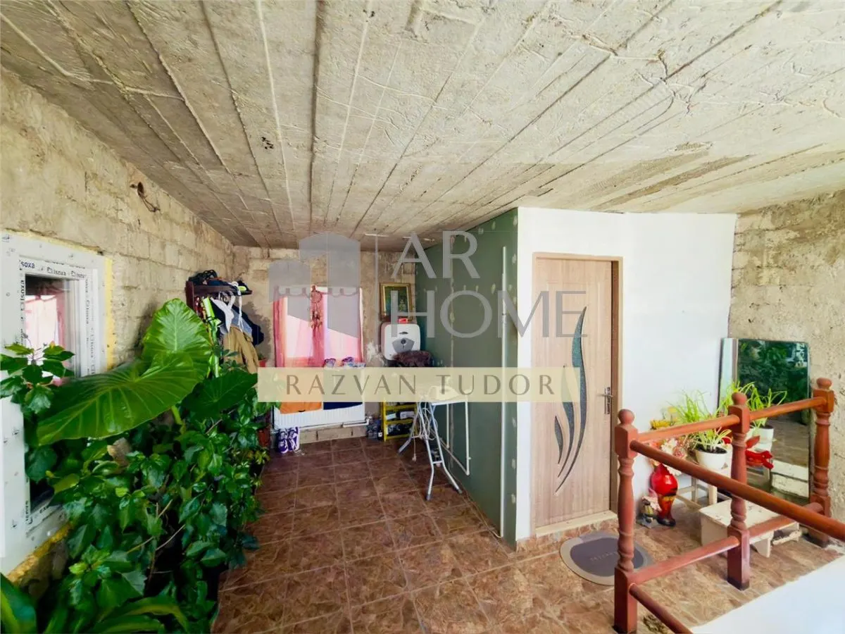 Casa 4 camere , semifinisata , cu beci , Ploiesti ,zona centrala - foto 9