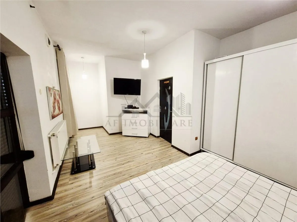 Casa tip duplex spatioasa cu garaj - foto 4