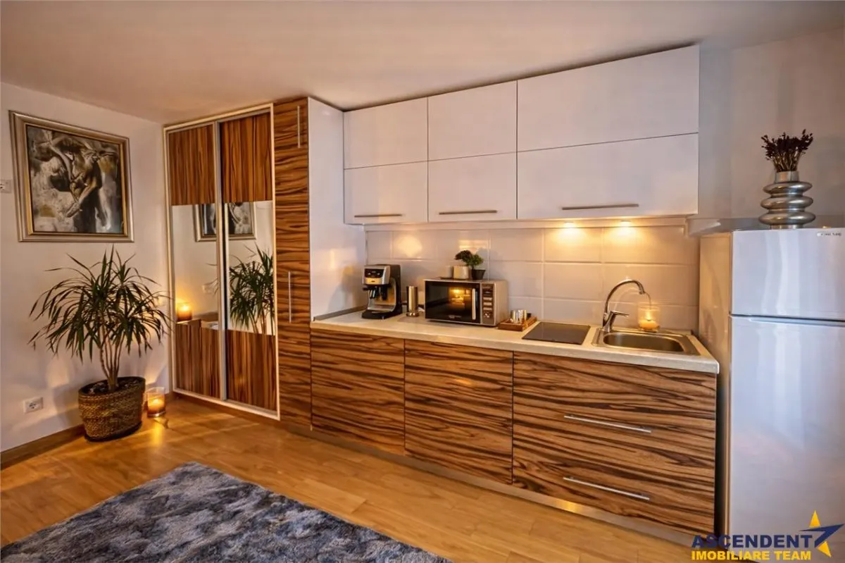 Constructie noua,mobilat,utilat,finisaje premium,boxa,sistem securizare,Central, Brasov - foto 1