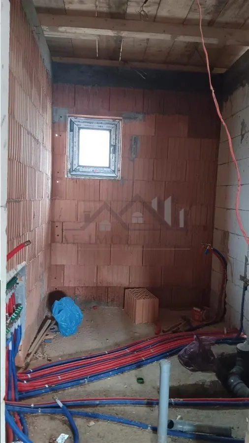Visan Barnova str asfaltata CASA parter 95mp TEREN 400mp toate utilitatile - foto 8