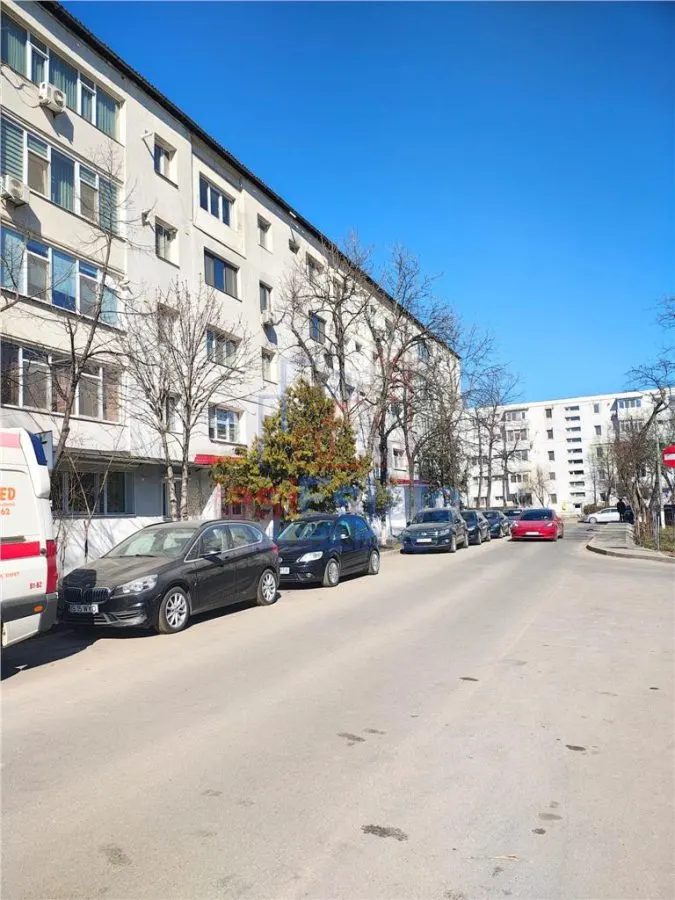 Apartament 3 camere Podu Ros - foto 1