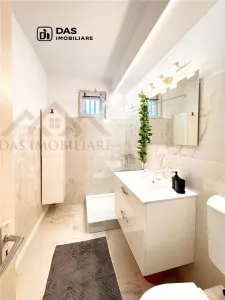 2 camere decomandat,cu loc de parcare , zona ultracentrala - foto 5