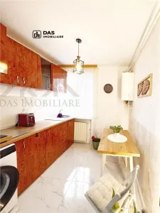 2 camere decomandat,cu loc de parcare , zona ultracentrala - foto 6