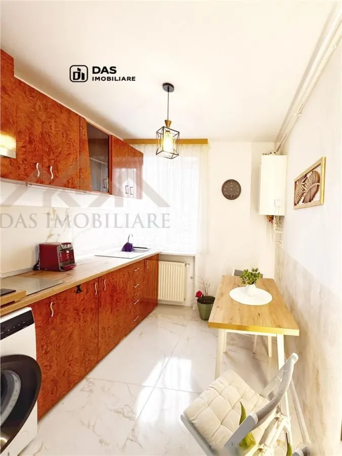 2 camere decomandat,cu loc de parcare , zona ultracentrala - foto 6