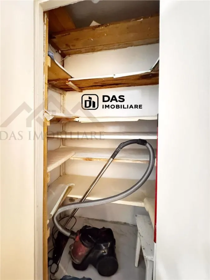 2 camere decomandat,cu loc de parcare , zona ultracentrala - foto 9
