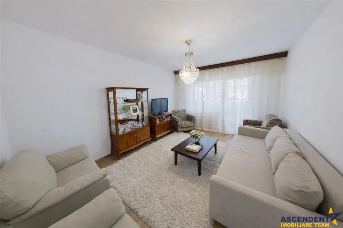 Panorama superba, 4 camere, 2 bai, 2 balcoane, Racadau, Brasov - foto 1
