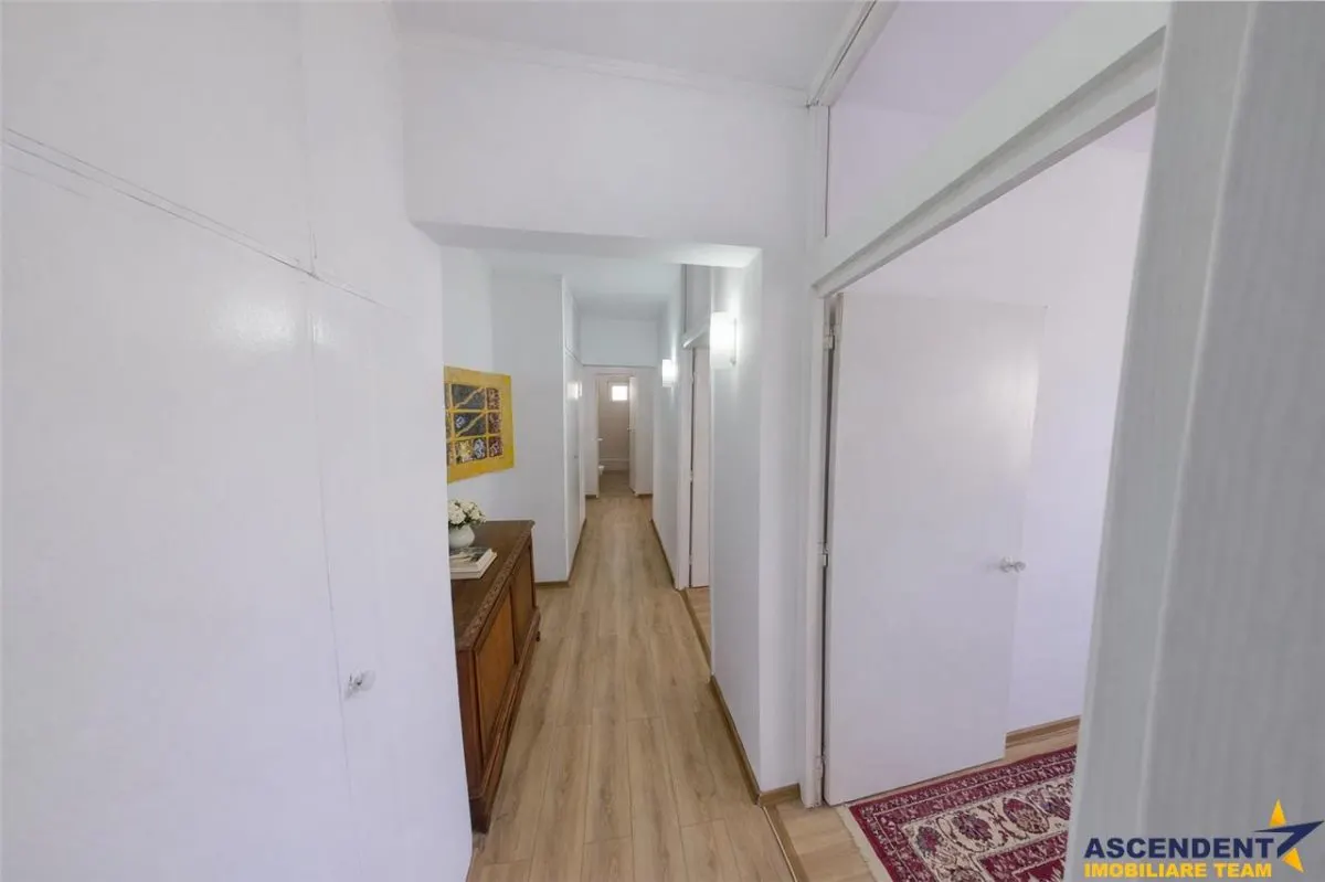 Panorama superba, 4 camere, 2 bai, 2 balcoane, Racadau, Brasov - foto 12