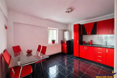FILM! Apartament 3 camere,decomandat, spatios,luminos,2 bai,Targu Secuiesc,Covasna - foto 3