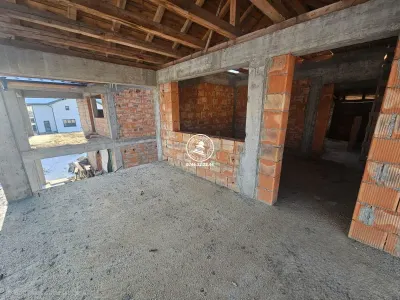 Vila la rosu de vanzare in Breazu - foto 6