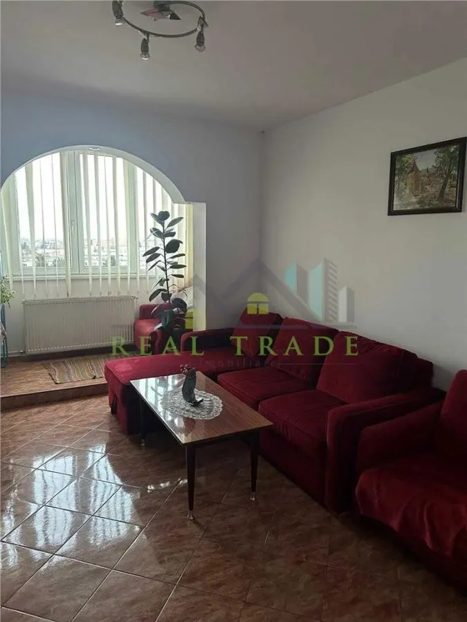Apartament 3 camere decomandat - foto 2