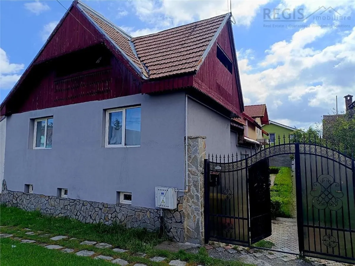 Casa in Centrul Prejmerului - foto 1
