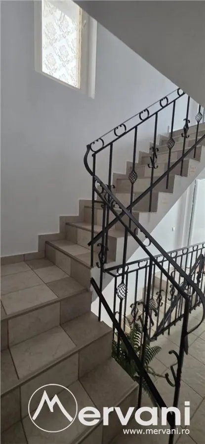 Pensiune de vânzare cu 8 camere in Busteni - foto 25