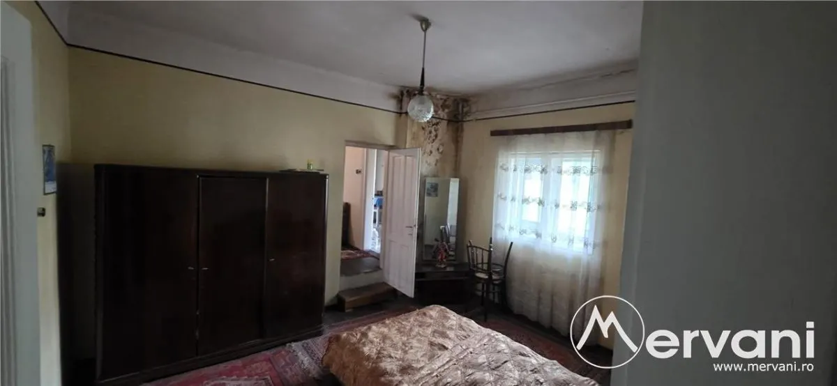 Etaj vilă istorică de vânzare în Sinaia â€“ Zona Furnica - foto 15