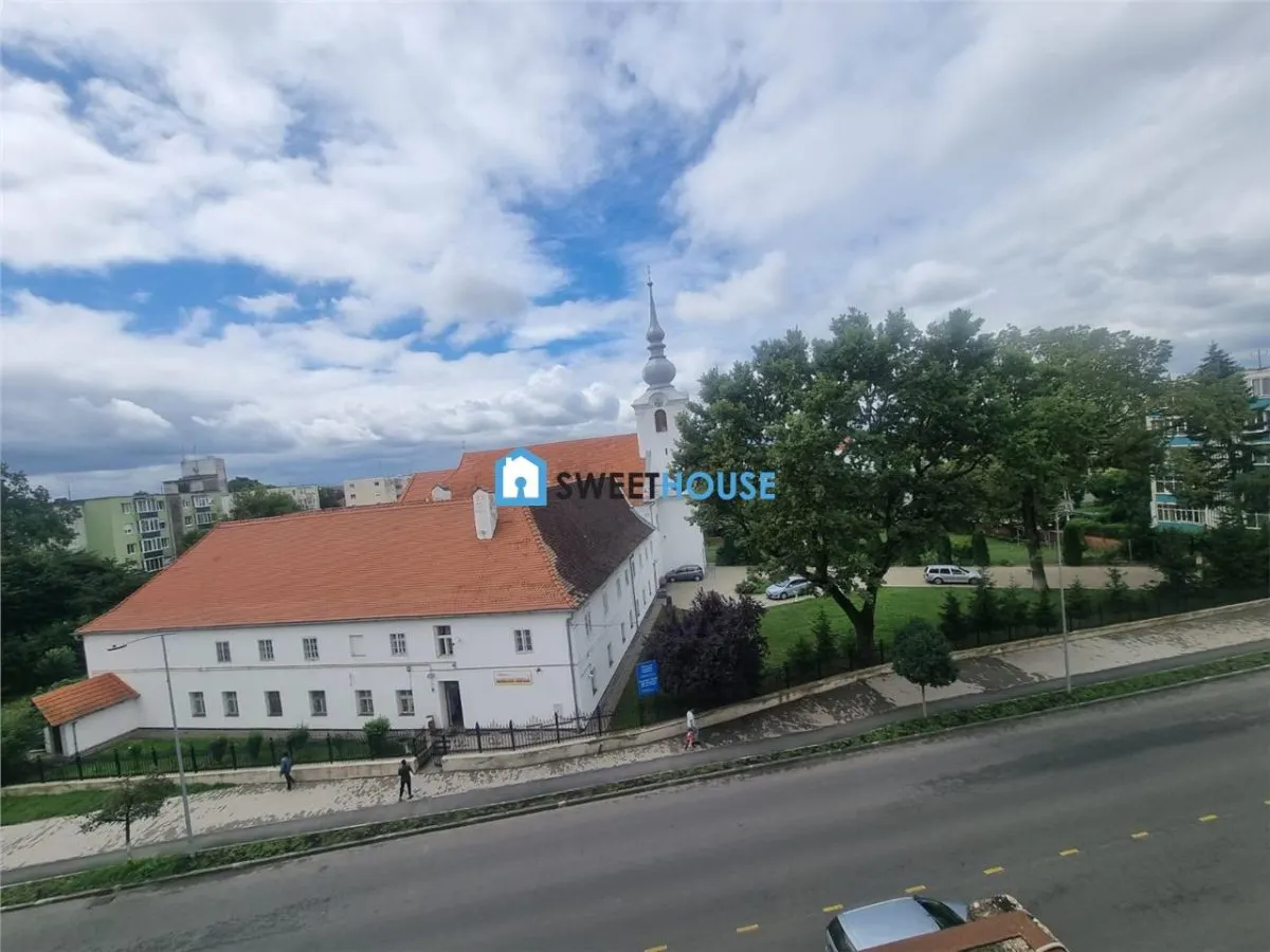 Apartament cu trei camere zona centrala - foto 12
