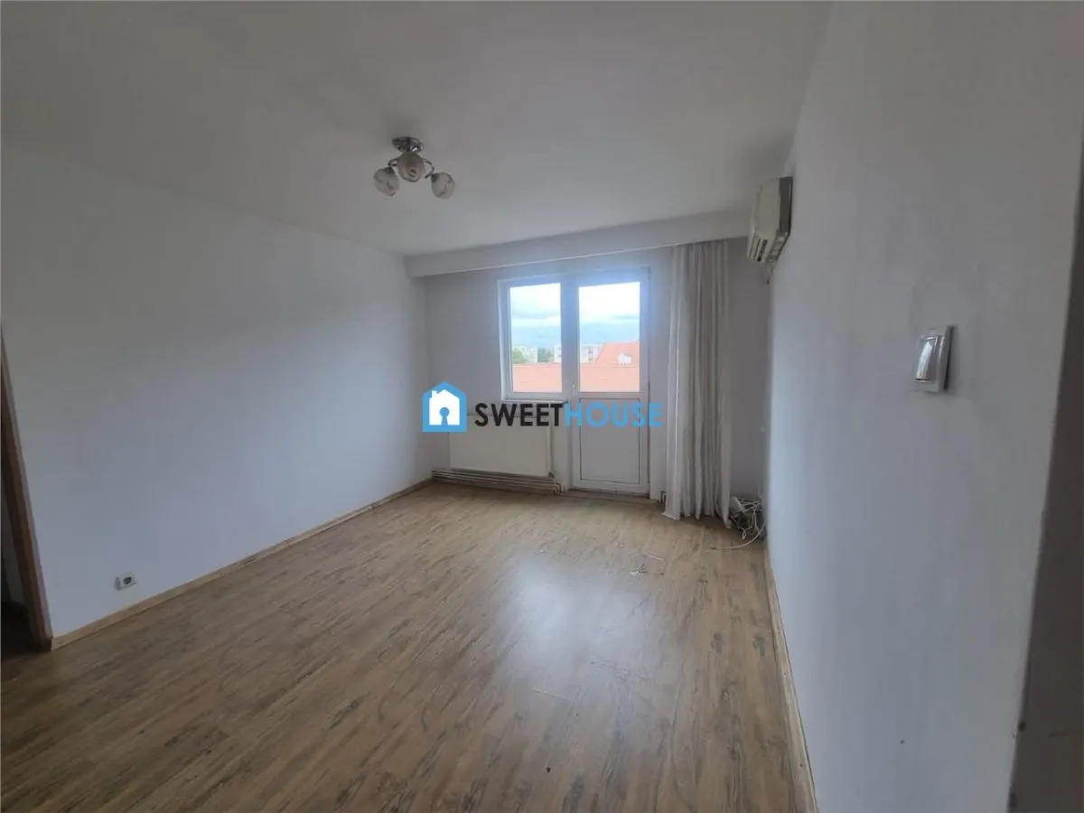 Apartament cu trei camere zona centrala - foto 3