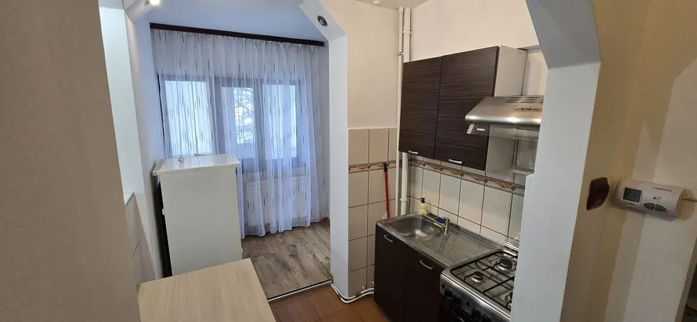 De inchiriat apartament cu o camera - foto 4