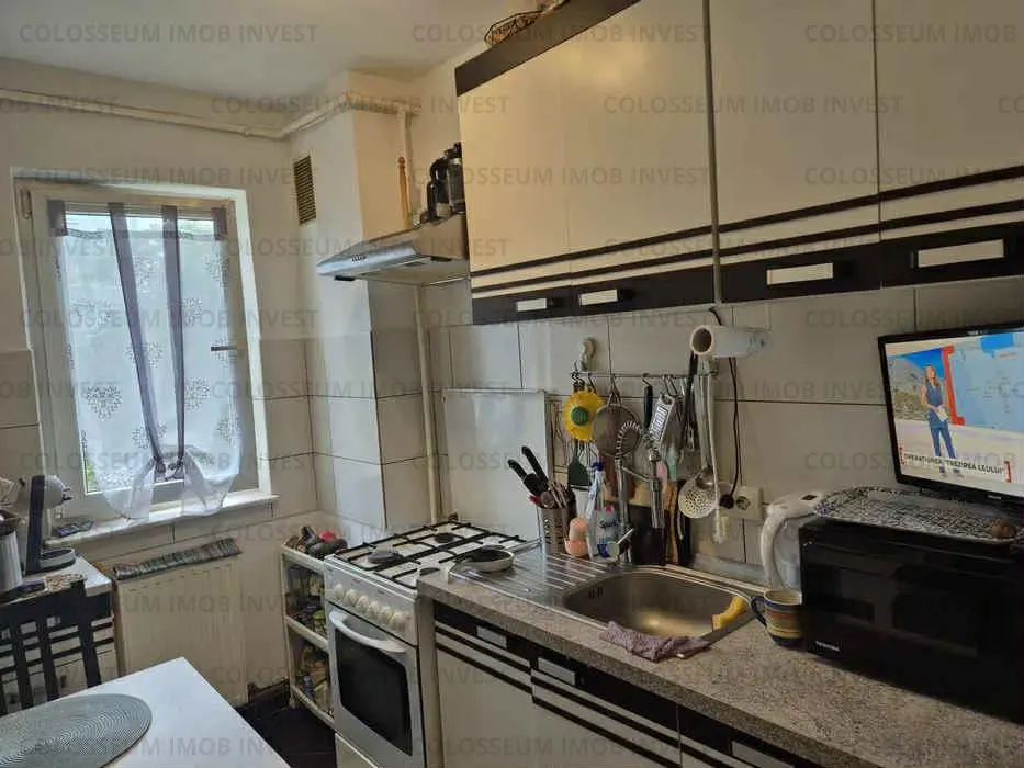Apartament 2 camere, semidecomandat - zona Garii - foto 1