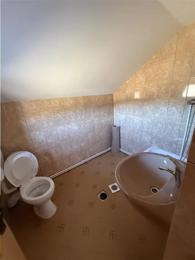 Casa la munte cu teren 2 hectare - foto 12