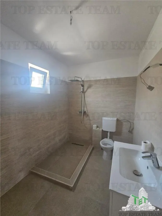 Vila cuplata 4 camere+mansarda in Rosu - foto 7