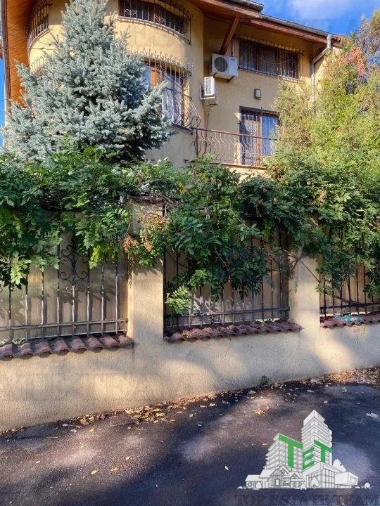Vila de vanzare in Bucurestii Noi - foto 1