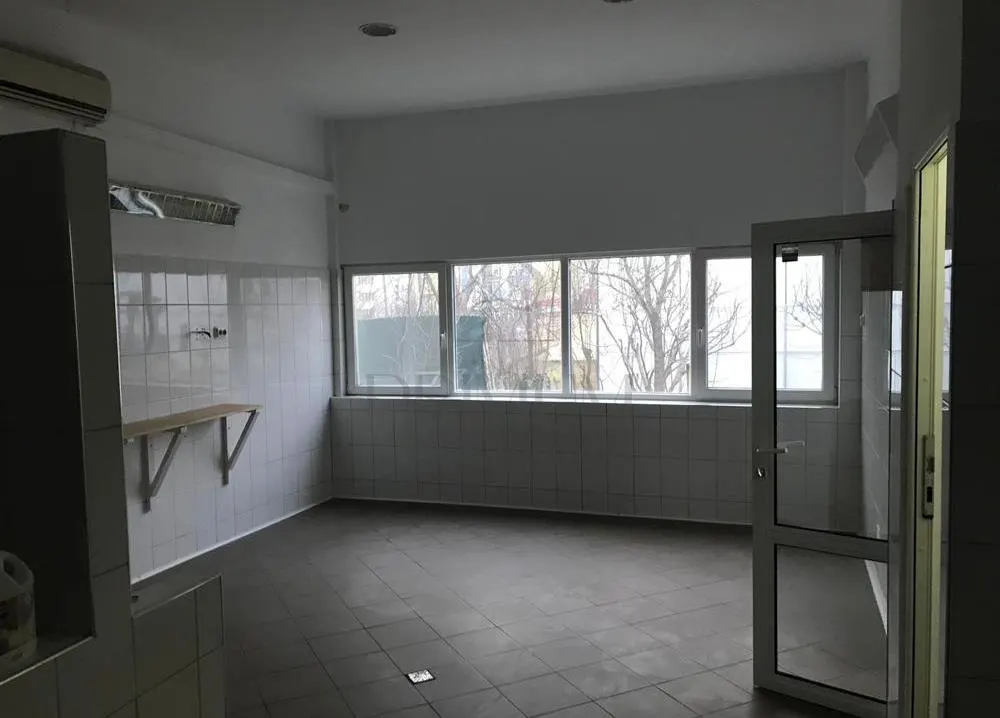 GIROCULUI - SPATIU COMERCIAL - LABORATOR PATISERIE - CURENT TRIFAZIC - CURTE PRIVATA - LOC PARCARE - foto 1