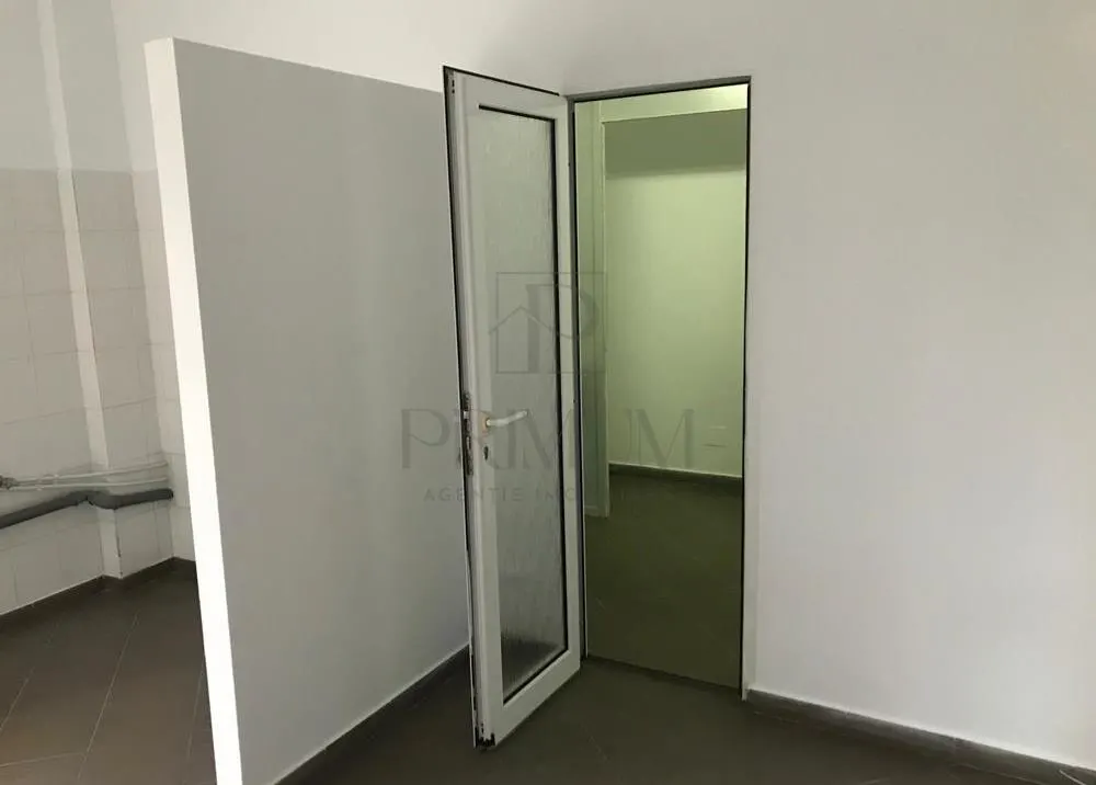 GIROCULUI - SPATIU COMERCIAL - LABORATOR PATISERIE - CURENT TRIFAZIC - CURTE PRIVATA - LOC PARCARE - foto 2