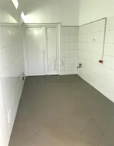 GIROCULUI - SPATIU COMERCIAL - LABORATOR PATISERIE - CURENT TRIFAZIC - CURTE PRIVATA - LOC PARCARE - foto 3