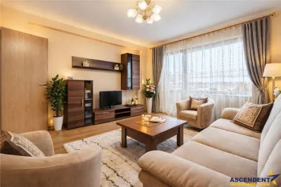 FILM!Apartament 3 camere,2 bai, decomandat,accesorizat,parcare privata,Tractorul- Brasov. - Brasov