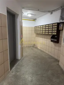 Metrou Aparatorii Patriei 3 cam bloc 1985 et 2 - foto 13