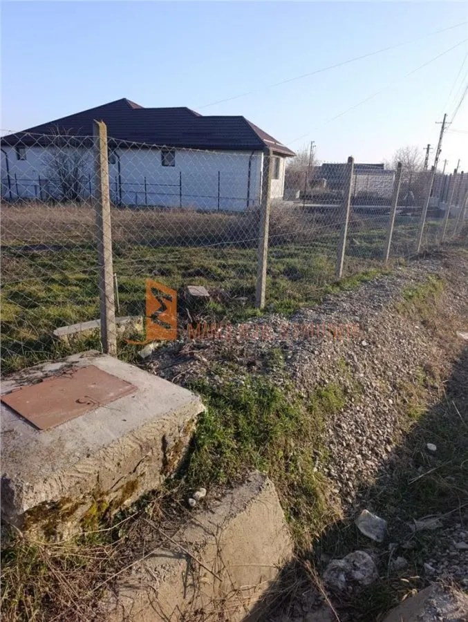 Teren intravilan+casa demolabila zona Merei - foto 3