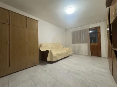Jumbo 2 camere decomandat Renovat 50 mp etaj 2 - Iasi