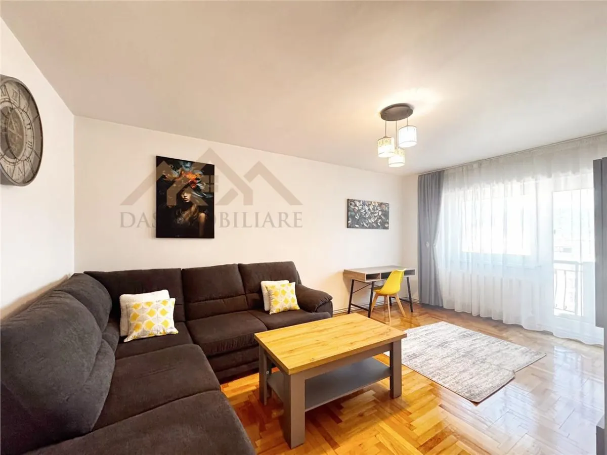 Apartament 3 camere, decomandat, zona Hotel Europa - foto 1