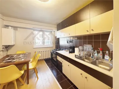Apartament 3 camere, decomandat, zona Hotel Europa - foto 2