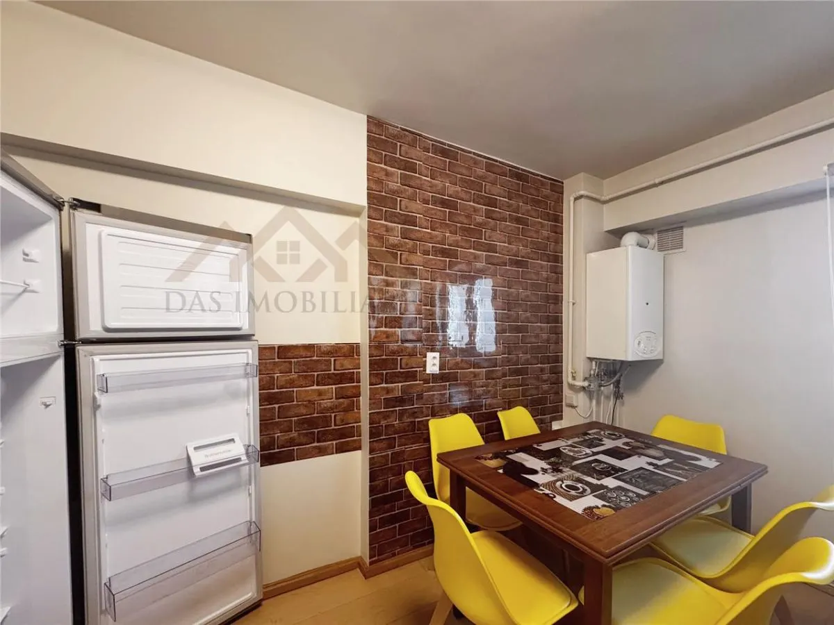 Apartament 3 camere, decomandat, zona Hotel Europa - foto 12