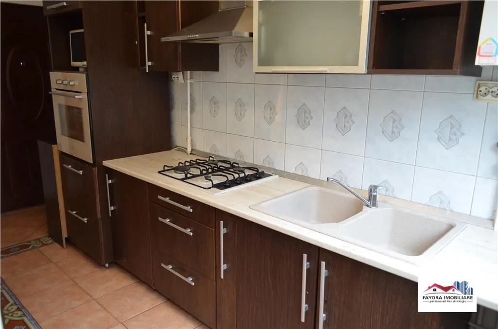 Apartament 2 Camere de Vanzare Zona Cornisa - foto 7