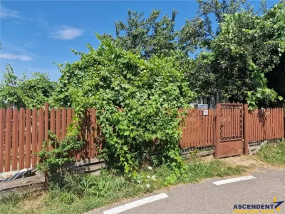 Casa traditionala, cu 2.000mp teren roditor, Izvoarele, Prahova - Malu Vanat