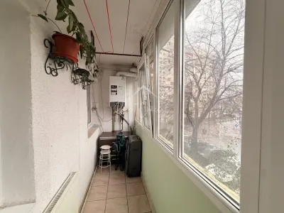 Apartament 4 camere de vânzare â€“ Apărătorii Patriei-5 minute metrou - foto 3