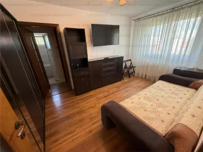 Apartament 3 camere, semidecomandat - zona Florilor - Brasov