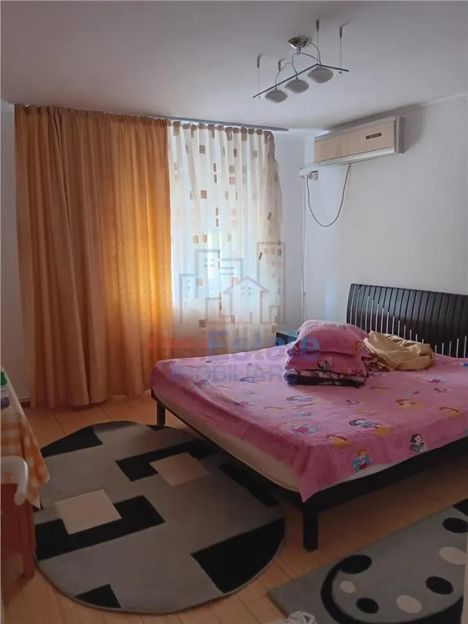 Apartament 3 camere decomandat - foto 2