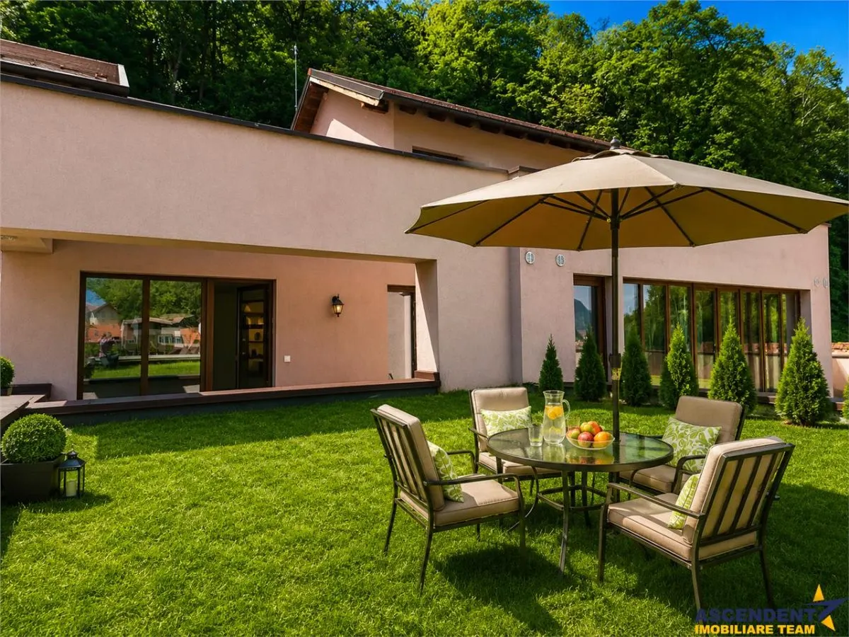 Micul Penthouse, terasa + gradina 50 mp, vedere spectaculoasa, Cetatea Brasov - foto 9
