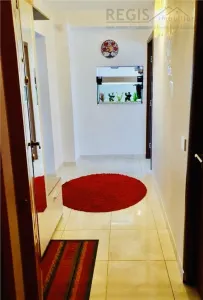 Apartament spatios cu 4 camere si 2 balcoane zona Noua - foto 6