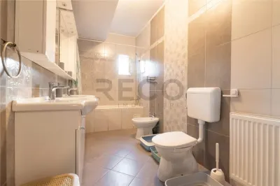 RECO Apartament cu 3 Camere  , Paleu - foto 11