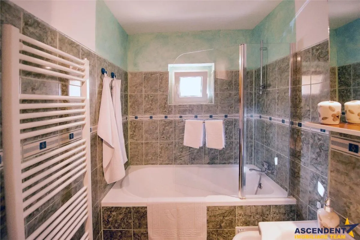 Apartament luminos cu 2 camere decomandate, Rasnov, Brasov. - foto 4