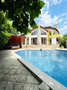 Vanzare Casa Vila cu piscina gradina 2500 mp Pipera - Voluntari