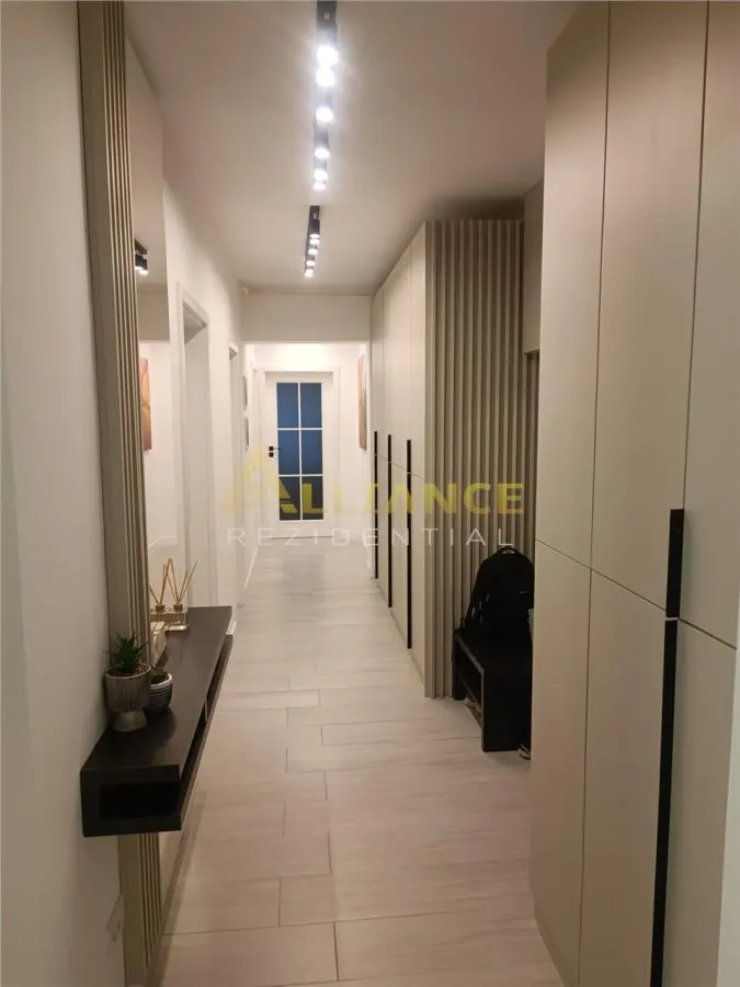 Grand Kristal - 3 Camere - Mobilat si Utilat 108 mp - foto 19