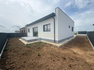 Casa individuala ||4 camere 2 bai || teren 349mp || - foto 2