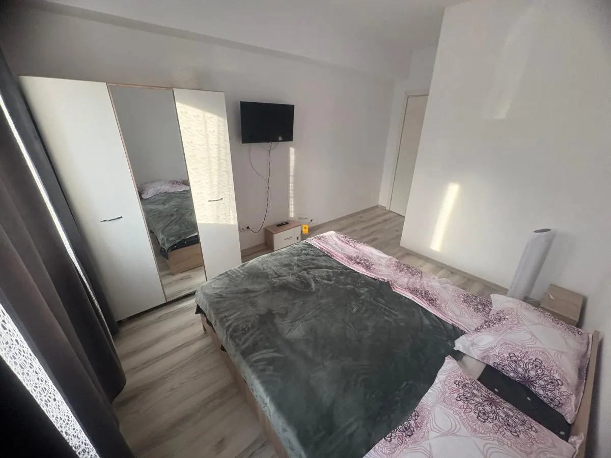 Inchiriere apartament  2 camere zona Vest - foto 2