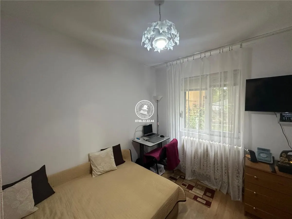 Apartament 3 camere de vanzare Podul de Piatra - foto 7